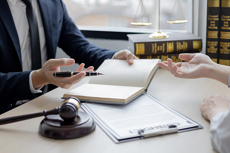 法務|複雑な契約・賃貸借・相続にも強い